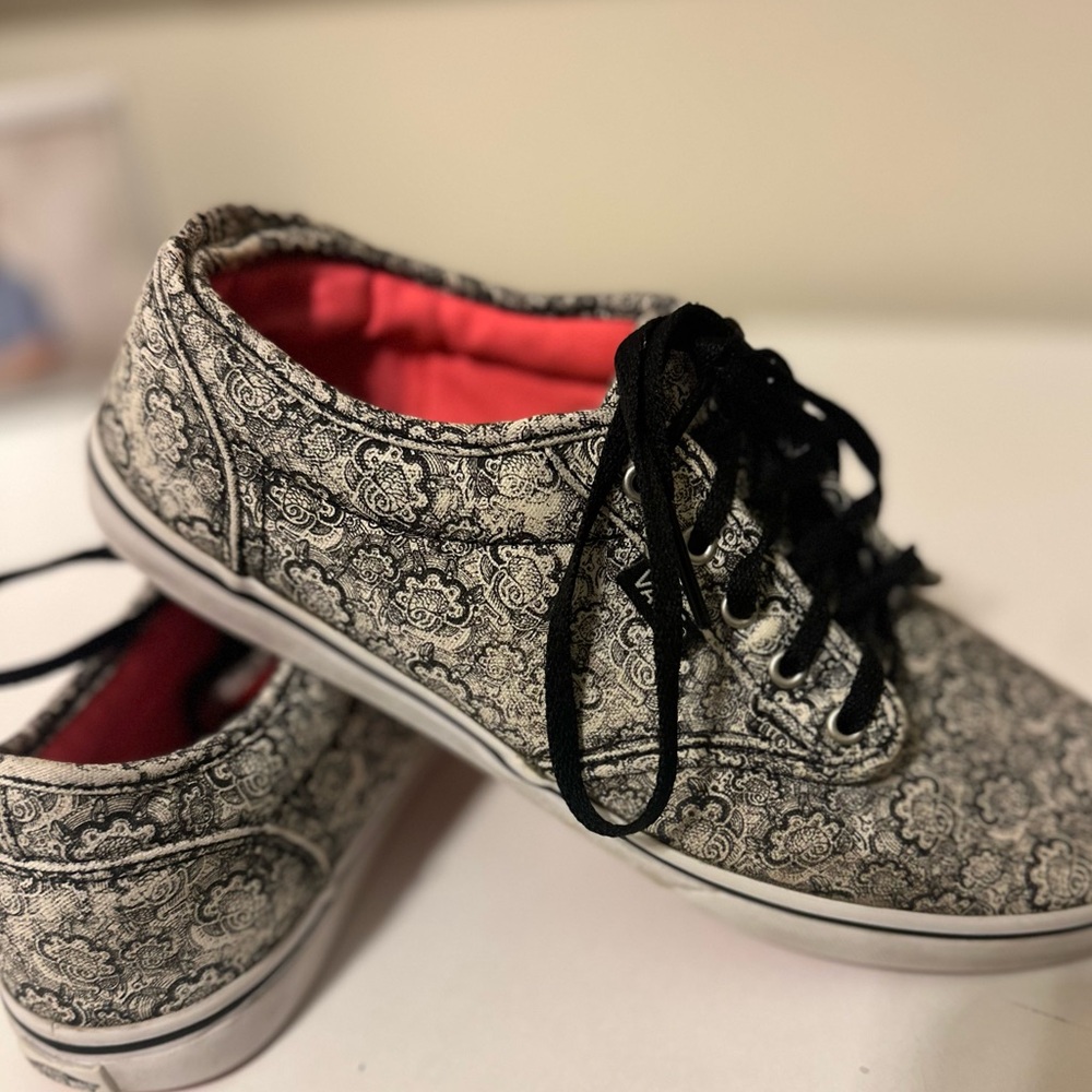 Vans Off The Wall Women’s Sneakers
